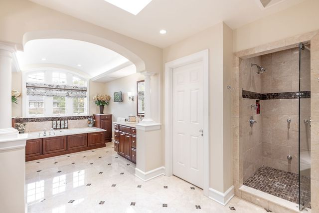 6657 N Le Mai Avenue, Lincolnwood, IL 60712