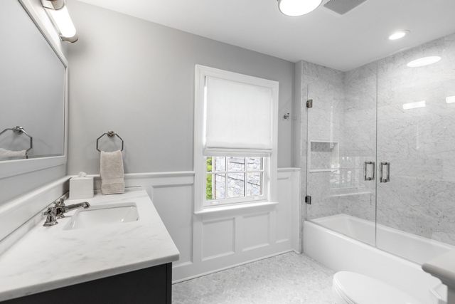 6657 N Le Mai Avenue, Lincolnwood, IL 60712