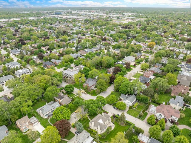 6657 N Le Mai Avenue, Lincolnwood, IL 60712