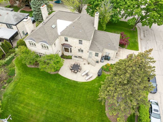 6657 N Le Mai Avenue, Lincolnwood, IL 60712