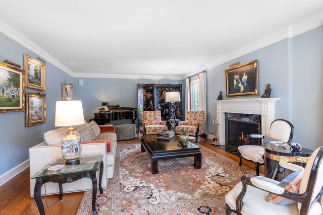 6657 N Le Mai Avenue, Lincolnwood, IL 60712