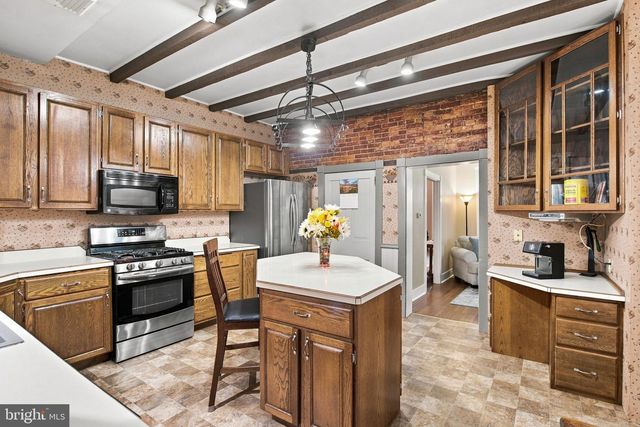112 W DONEGAL ST, Mount Joy, PA 17552