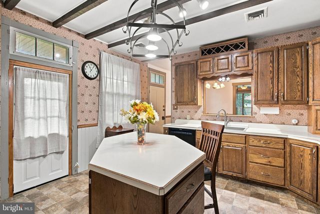 112 W DONEGAL ST, Mount Joy, PA 17552