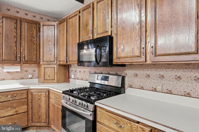 112 W DONEGAL ST, Mount Joy, PA 17552