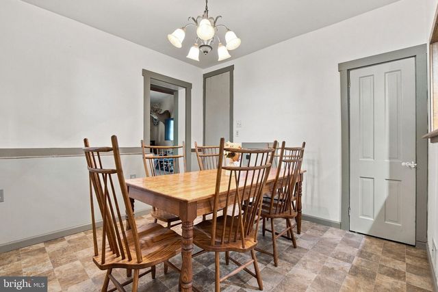 112 W DONEGAL ST, Mount Joy, PA 17552