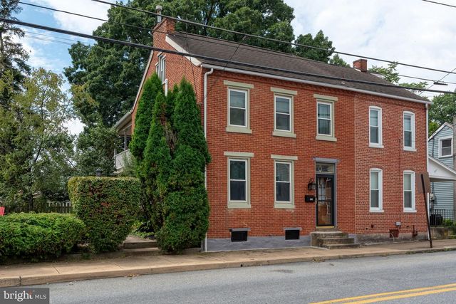 112 W DONEGAL ST, Mount Joy, PA 17552