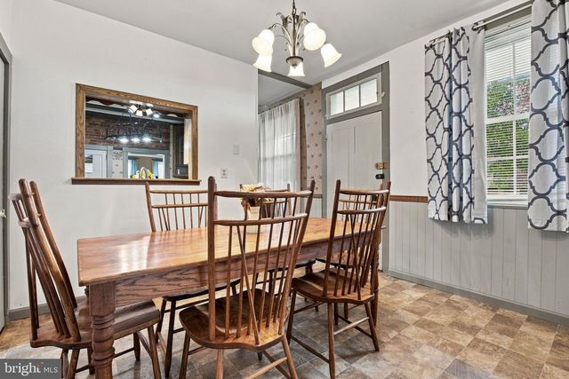 112 W DONEGAL ST, Mount Joy, PA 17552
