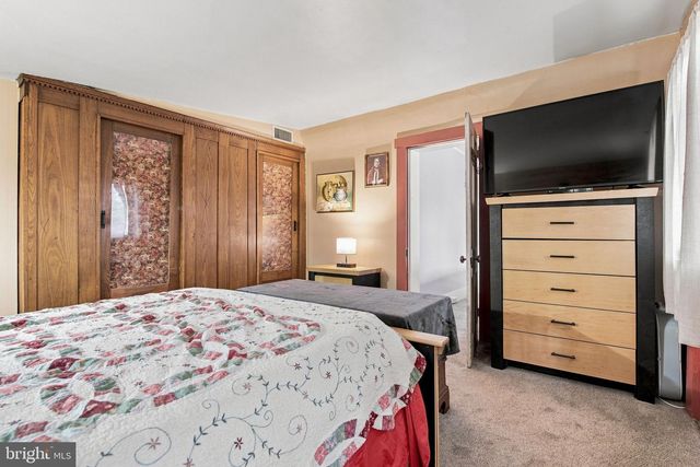 112 W DONEGAL ST, Mount Joy, PA 17552
