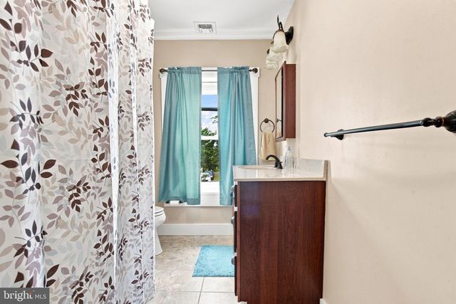 112 W DONEGAL ST, Mount Joy, PA 17552
