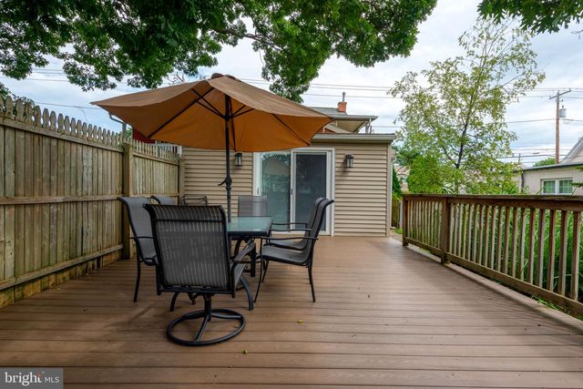 112 W DONEGAL ST, Mount Joy, PA 17552