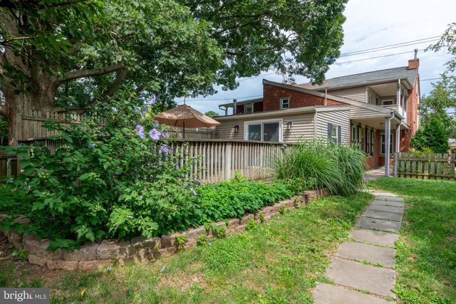 112 W DONEGAL ST, Mount Joy, PA 17552
