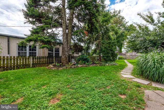112 W DONEGAL ST, Mount Joy, PA 17552