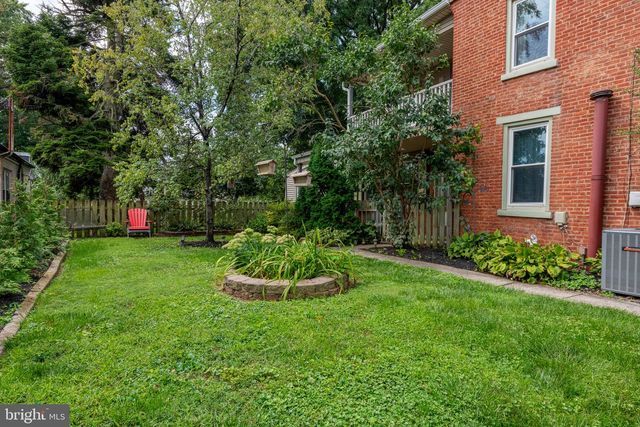 112 W DONEGAL ST, Mount Joy, PA 17552