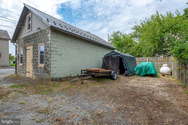 112 W DONEGAL ST, Mount Joy, PA 17552