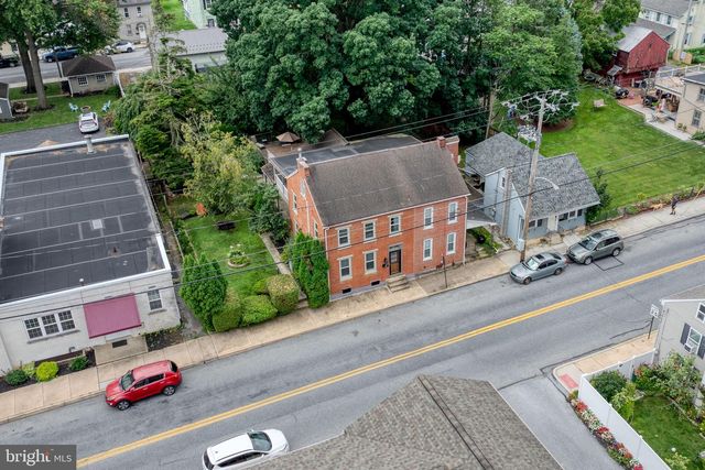112 W DONEGAL ST, Mount Joy, PA 17552