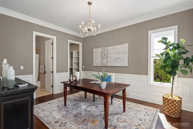 2212 77th Avenue SE, Mercer Island, WA 98040