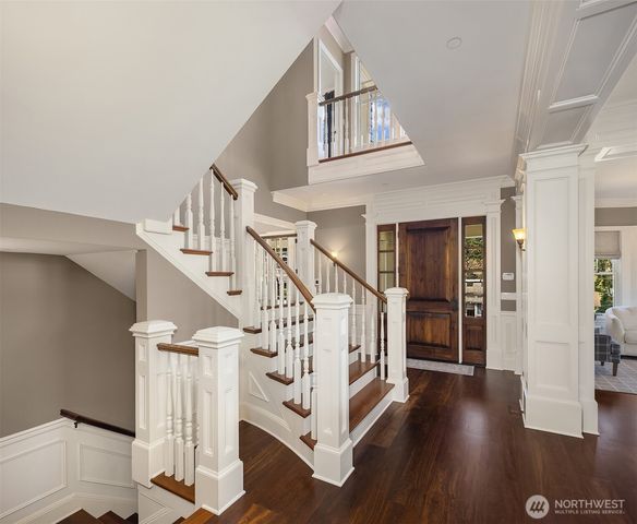 2212 77th Avenue SE, Mercer Island, WA 98040