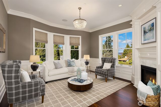 2212 77th Avenue SE, Mercer Island, WA 98040