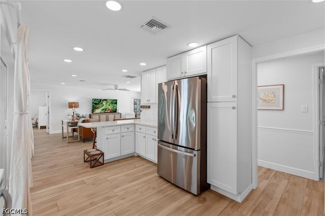 9428 Moonlight DR, Sanibel, FL 33957