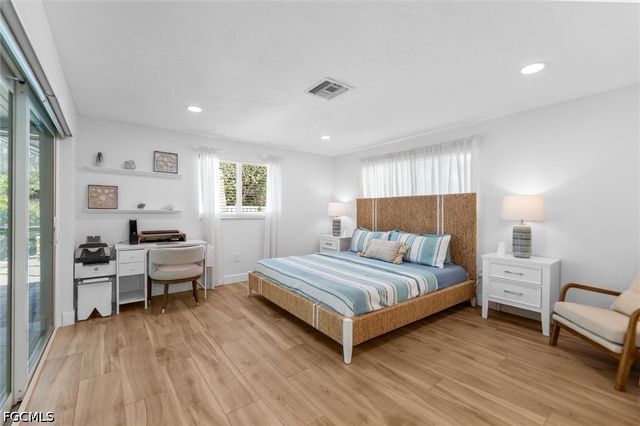 9428 Moonlight DR, Sanibel, FL 33957