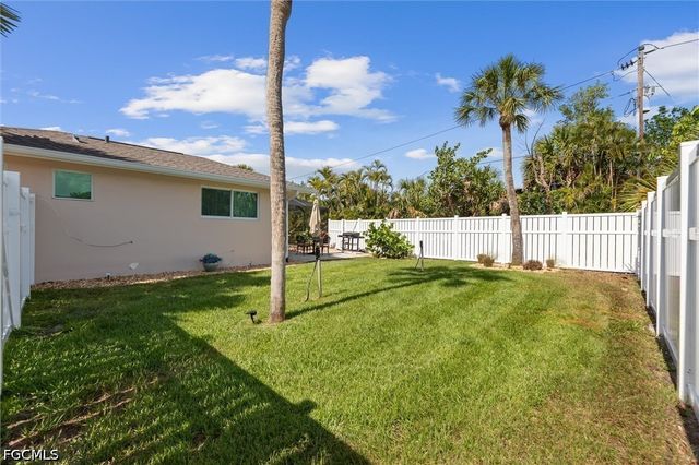 9428 Moonlight DR, Sanibel, FL 33957
