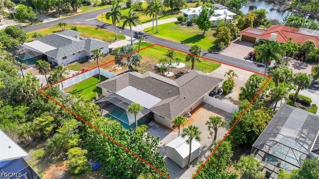 9428 Moonlight DR, Sanibel, FL 33957