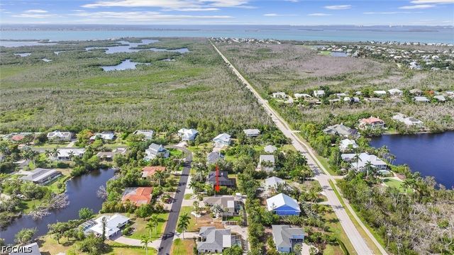 9428 Moonlight DR, Sanibel, FL 33957