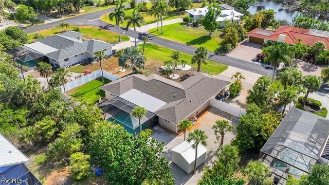 9428 Moonlight DR, Sanibel, FL 33957