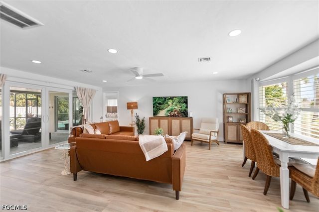 9428 Moonlight DR, Sanibel, FL 33957