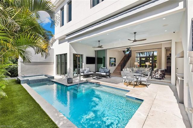 790 6th AVE N, Naples, FL 34102