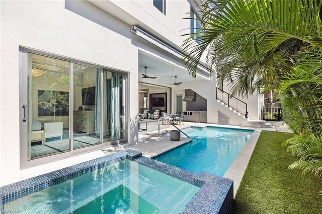 790 6th AVE N, Naples, FL 34102