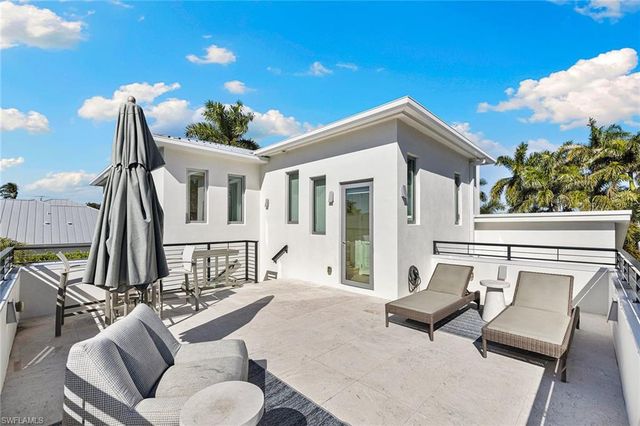 790 6th AVE N, Naples, FL 34102