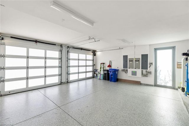 790 6th AVE N, Naples, FL 34102