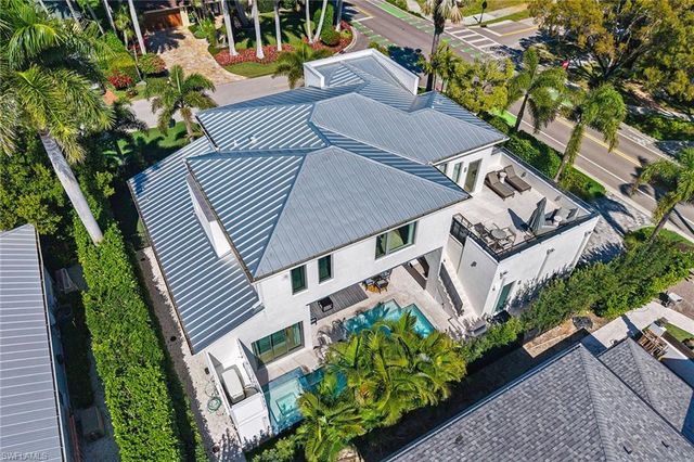 790 6th AVE N, Naples, FL 34102