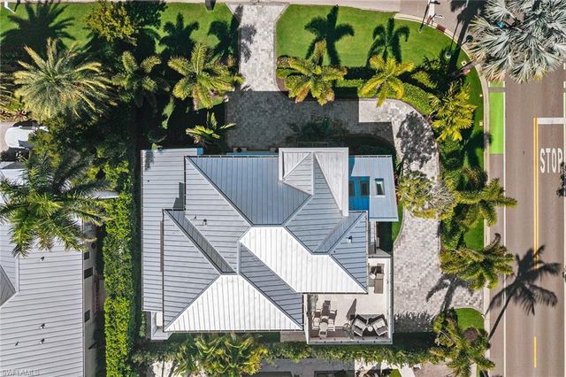 790 6th AVE N, Naples, FL 34102