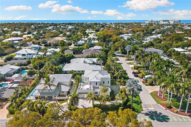 790 6th AVE N, Naples, FL 34102