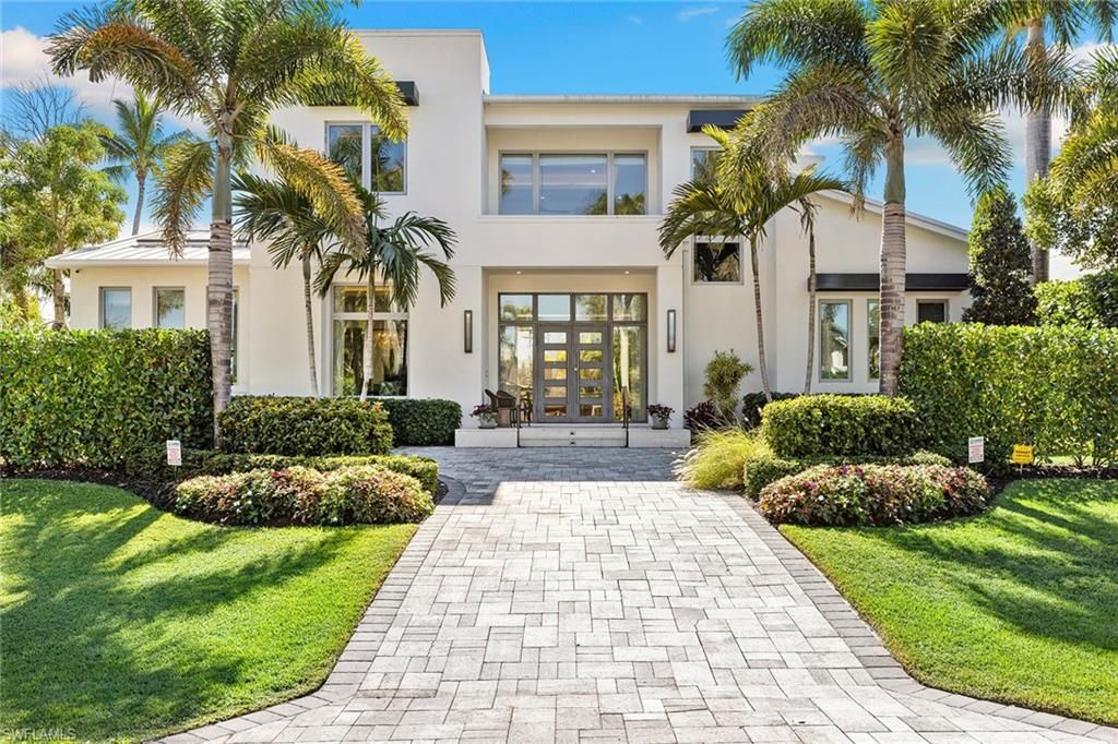 790 6th AVE N, Naples, FL 34102