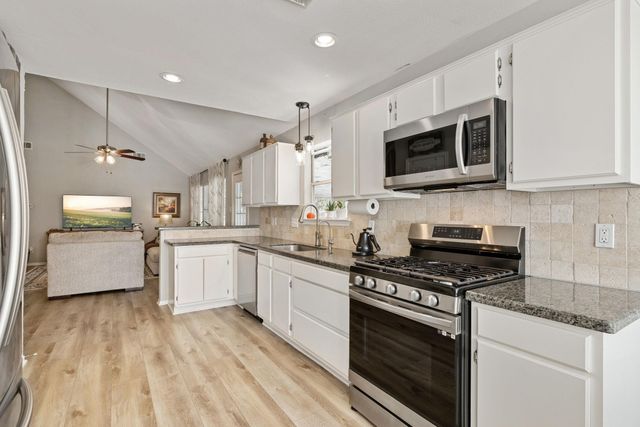 2106 Lexington Woods Drive, Spring, TX 77373