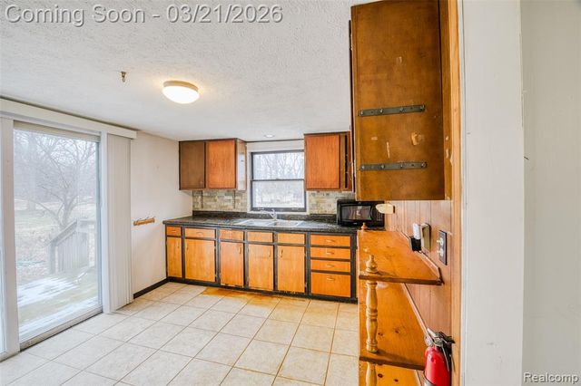 23675 Novi Road, Novi, MI 48375