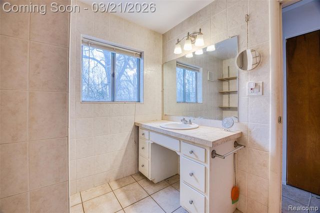 23675 Novi Road, Novi, MI 48375