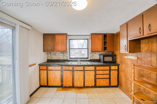 23675 Novi Road, Novi, MI 48375