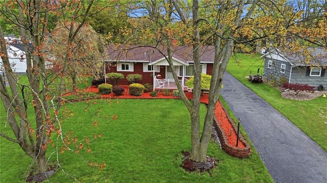 336 Hollybrook Road, Henrietta, NY 14623