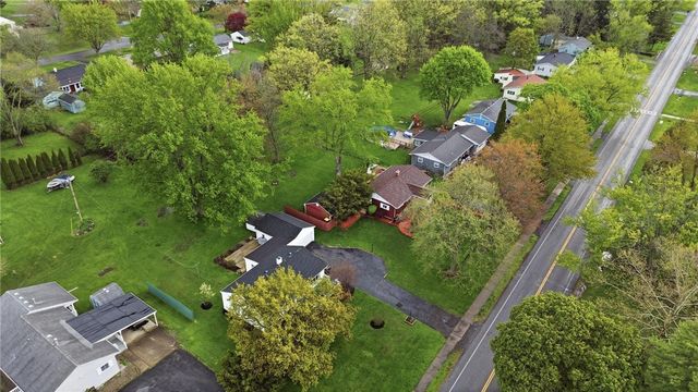336 Hollybrook Road, Henrietta, NY 14623