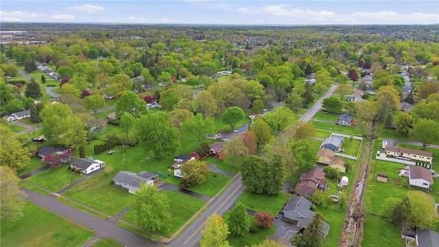 336 Hollybrook Road, Henrietta, NY 14623
