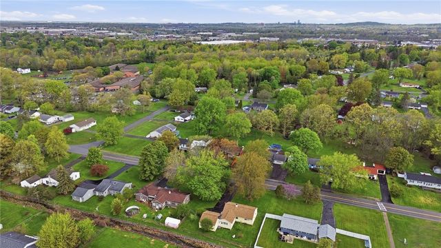 336 Hollybrook Road, Henrietta, NY 14623