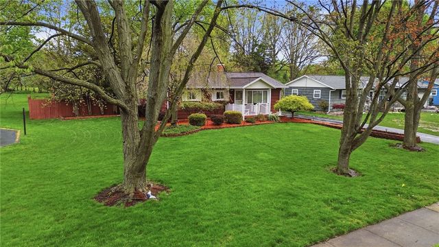 336 Hollybrook Road, Henrietta, NY 14623