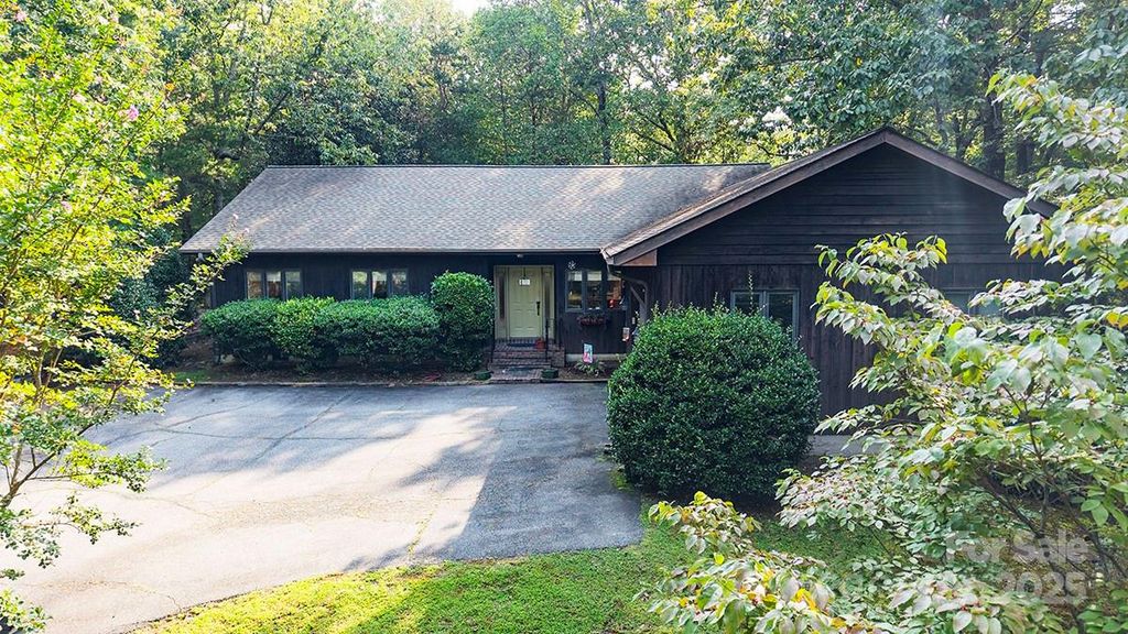 643 Mountain View Drive 44, Columbus, NC 28722