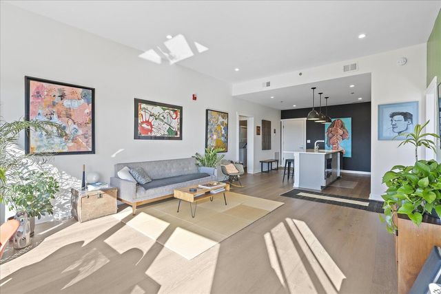 411 Fairpoint Street 202, Chattanooga, TN 37405