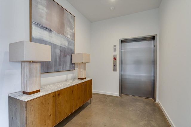 411 Fairpoint Street 202, Chattanooga, TN 37405