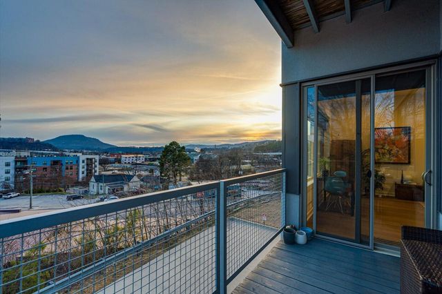 411 Fairpoint Street 202, Chattanooga, TN 37405